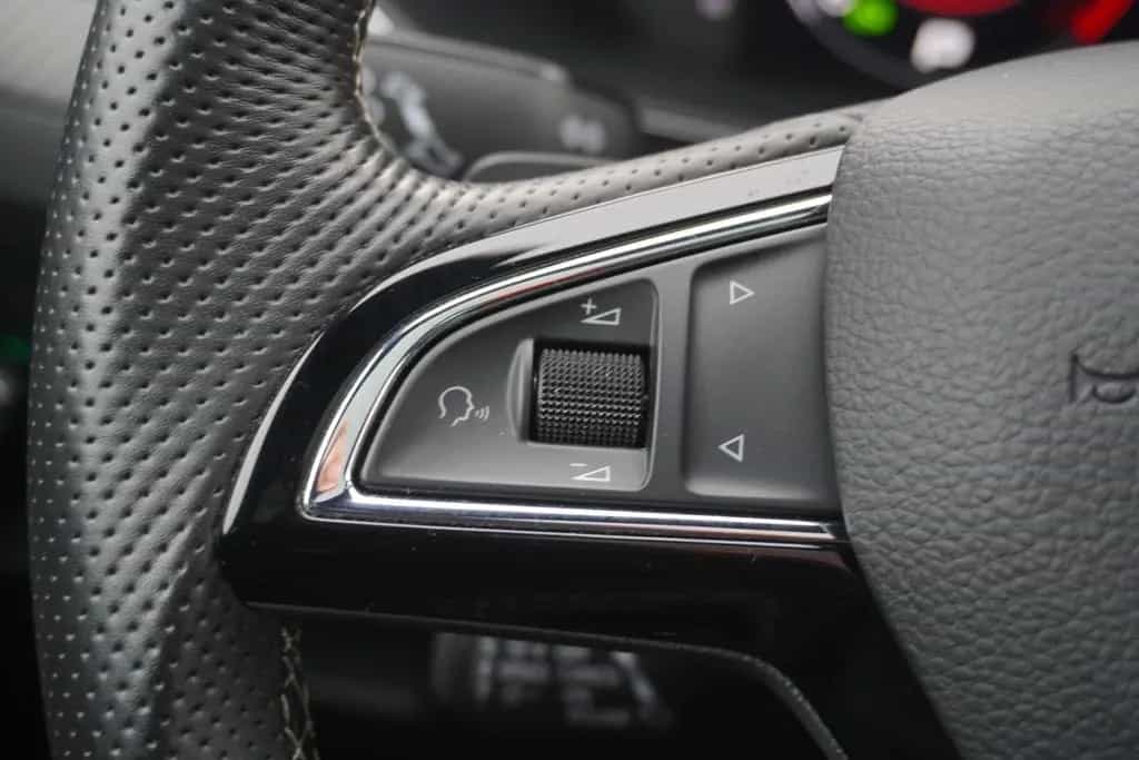Skoda Superb Combi 2.0 TSI Sportline DSG LED Navi ACC 01/2020-photo-23