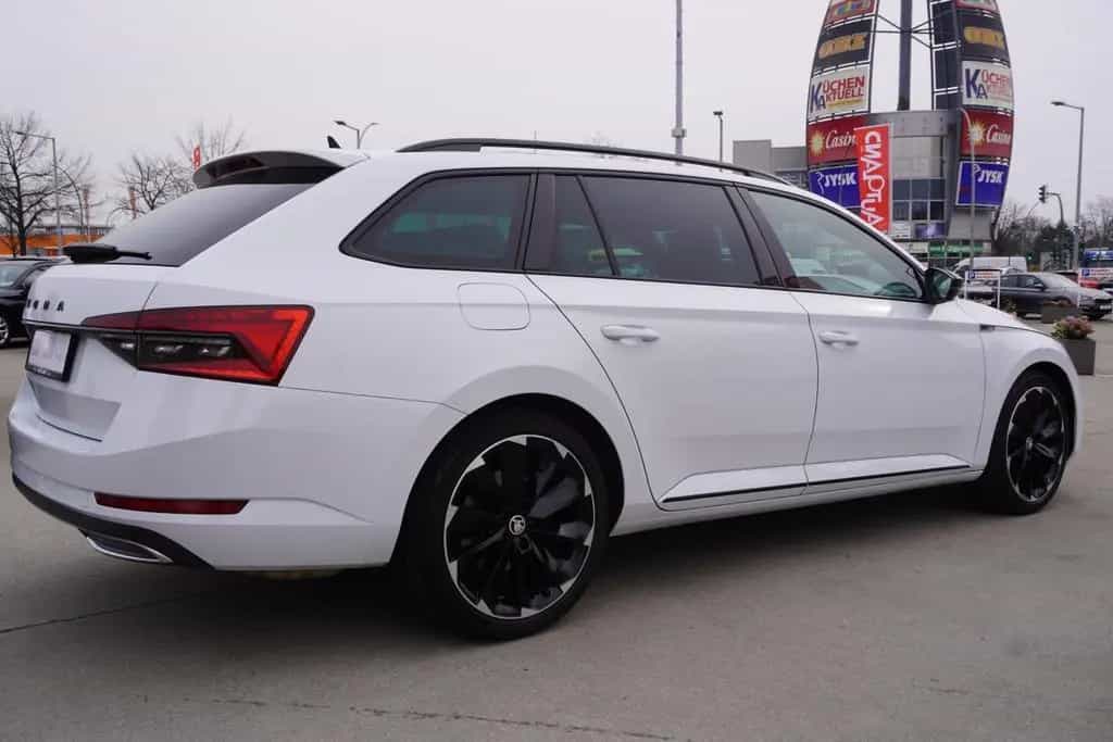 Skoda Superb Combi 2.0 TSI Sportline DSG LED Navi ACC 01/2020-photo-4