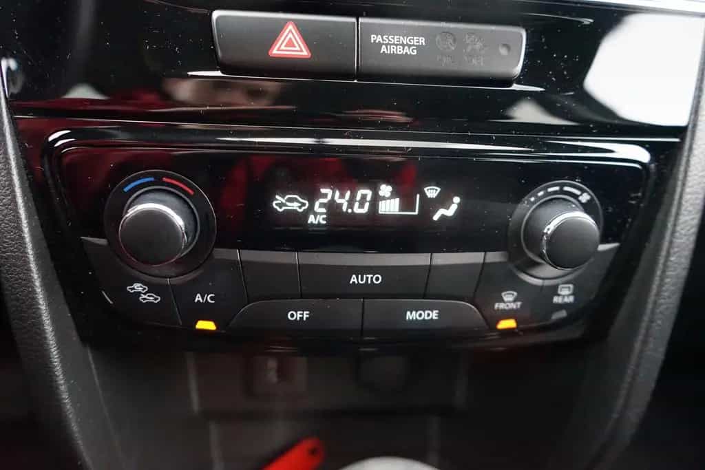 Suzuki Vitara 1.0 Comfort CVT Navi Sitzheizung Kamera 01/2020-photo-15