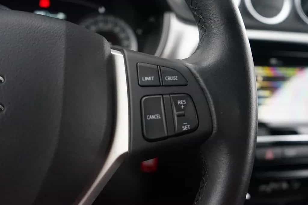 Suzuki Vitara 1.0 Comfort CVT Navi Sitzheizung Kamera 01/2020-photo-20