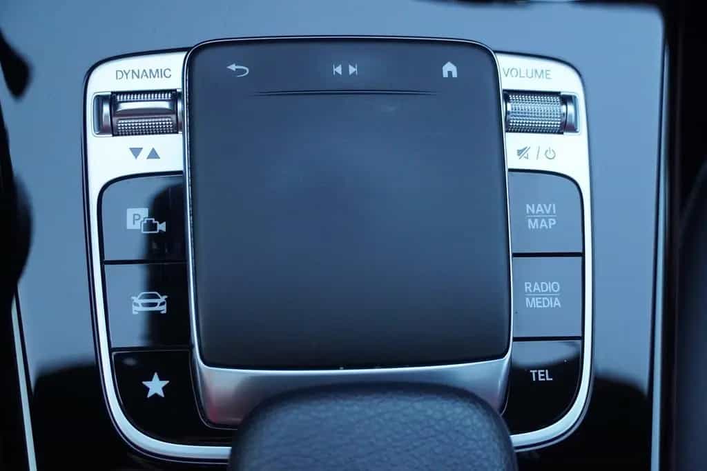 Mercedes-Benz A 250 A250 AMG Line 7G-DCT LED Navi Standheizung AHK 12/2019-photo-21