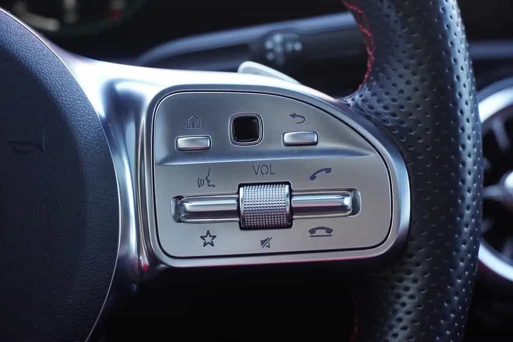 Mercedes-Benz A 250 A250 AMG Line 7G-DCT LED Navi Standheizung AHK 12/2019-photo-24