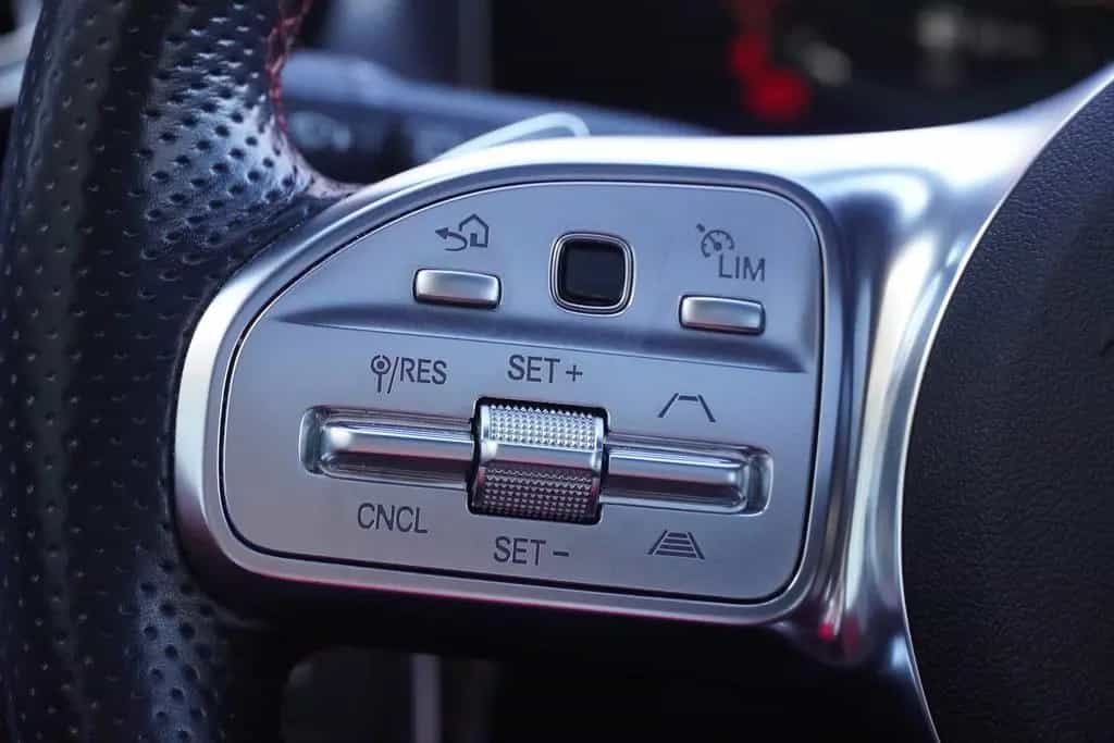 Mercedes-Benz A 250 A250 AMG Line 7G-DCT LED Navi Standheizung AHK 12/2019-photo-26