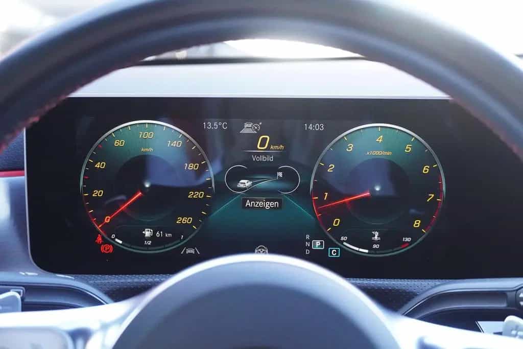 Mercedes-Benz A 250 A250 AMG Line 7G-DCT LED Navi Standheizung AHK 12/2019-photo-28