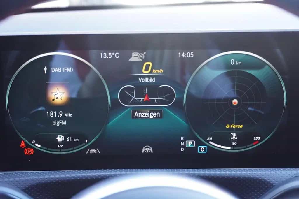 Mercedes-Benz A 250 A250 AMG Line 7G-DCT LED Navi Standheizung AHK 12/2019-photo-31