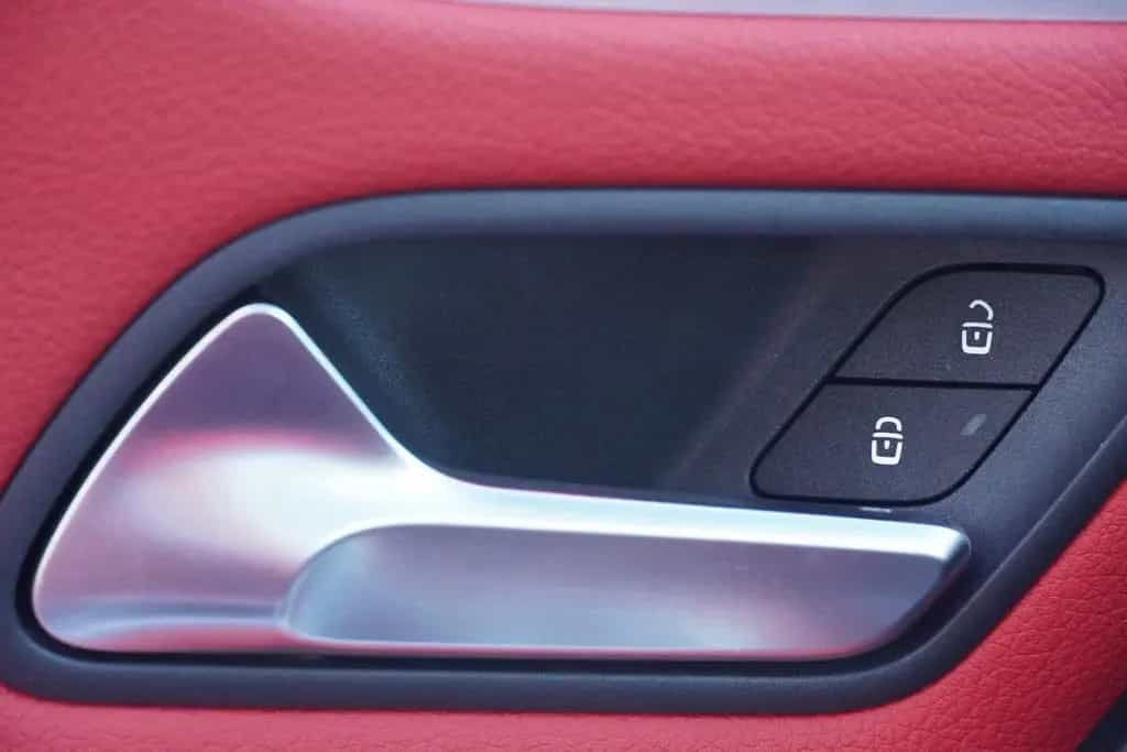 Mercedes-Benz A 250 A250 AMG Line 7G-DCT LED Navi Standheizung AHK 12/2019-photo-34