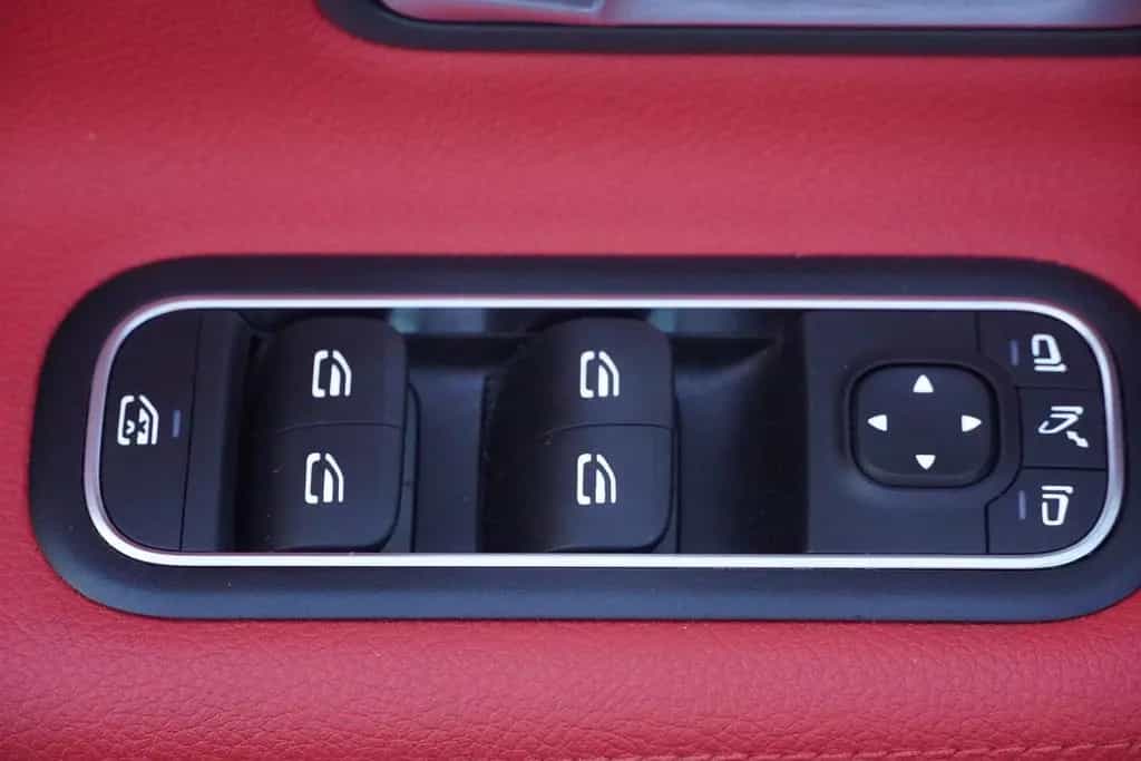 Mercedes-Benz A 250 A250 AMG Line 7G-DCT LED Navi Standheizung AHK 12/2019-photo-35