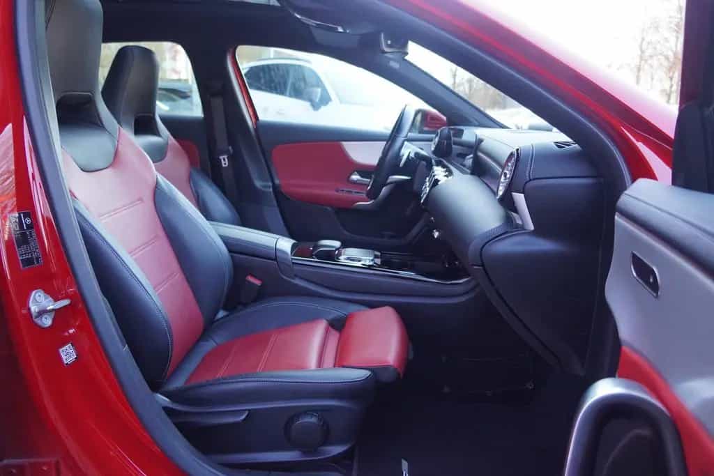 Mercedes-Benz A 250 A250 AMG Line 7G-DCT LED Navi Standheizung AHK 12/2019-photo-40