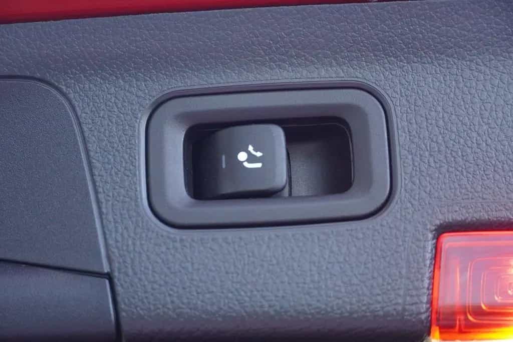 Mercedes-Benz A 250 A250 AMG Line 7G-DCT LED Navi Standheizung AHK 12/2019-photo-43