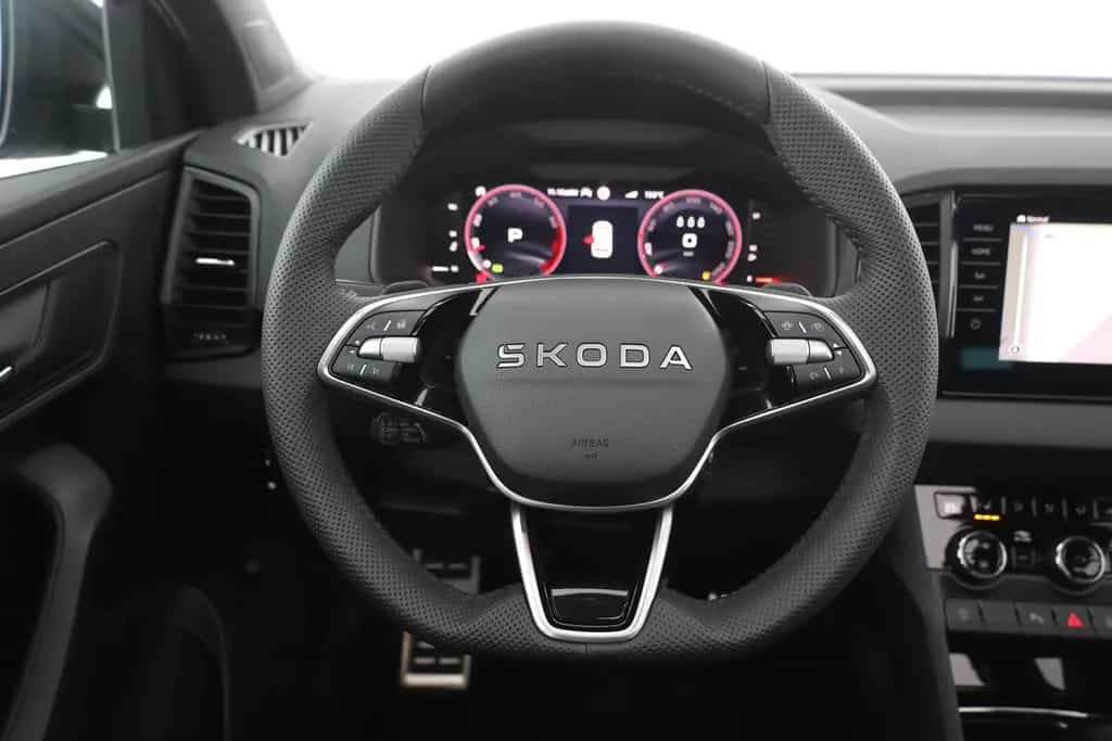 Skoda Karoq Sportline 1.5 TSI DSG Matrix ACC AHK Pano 02/2026-photo-13
