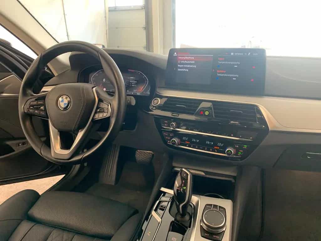 BMW 5 Series 520 d Touring ACC | KAMERA | LED | AHK | LEDER 03/2024-photo-20