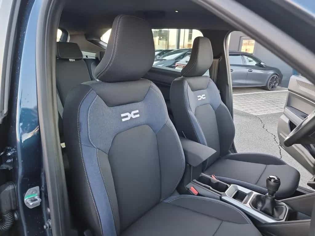 Dacia Bigster EXPRESSION TCe 140 SHZ+PDC+KLIMA+NAV+LED 03/2026-photo-24