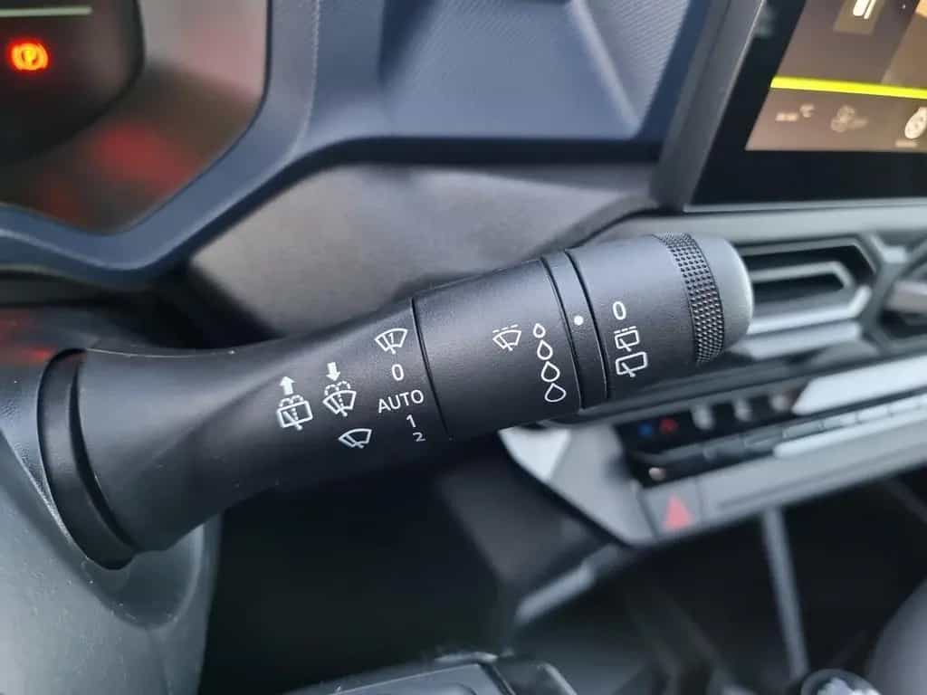 Dacia Bigster EXPRESSION TCe 140 SHZ+PDC+KLIMA+NAV+LED 03/2026-photo-30