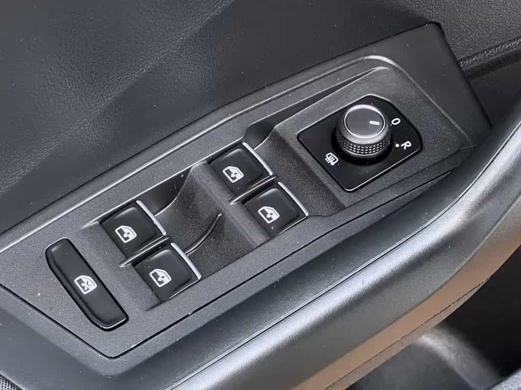Volkswagen T-ROC STYLE °LANE °4-SEASON °SCHECKHEFT GARANTIE 02/2019-photo-38