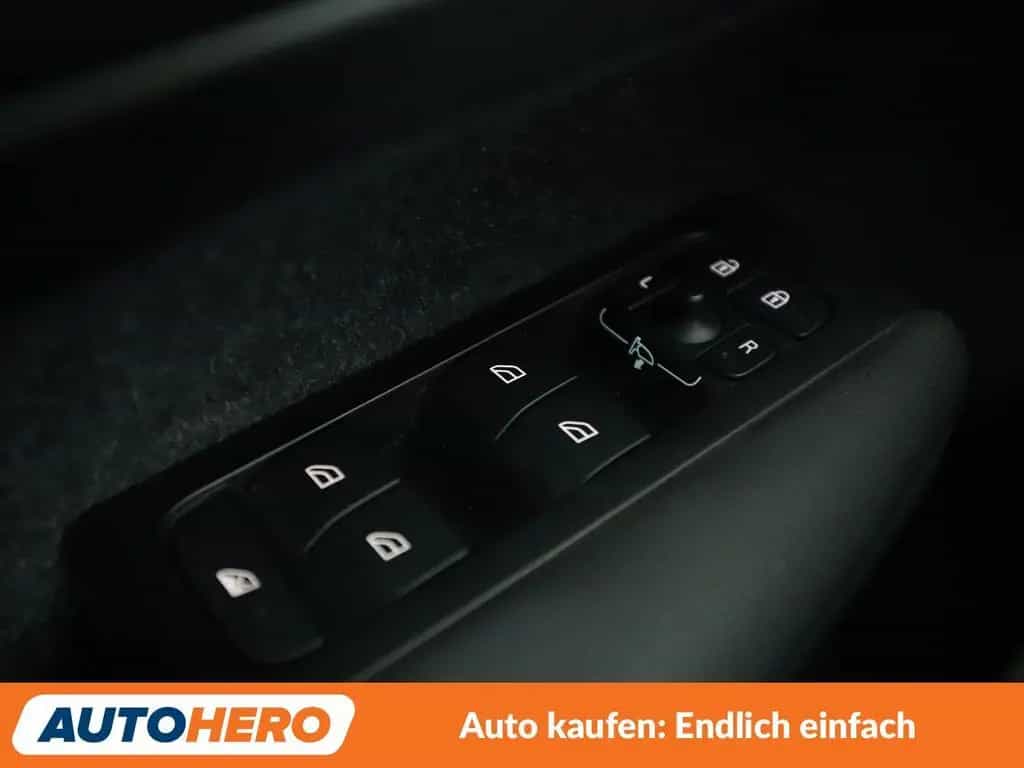 Volvo XC40 1.5 T3 Momentum Pro 2WD Aut.*NAVI*TEMPO*LED 01/2022-photo-25