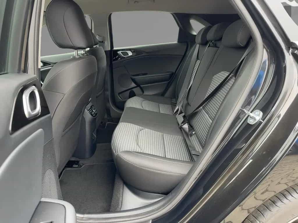 Kia cee'd / Ceed cee'd Ultimate Edition 1.5T LED+Kamera+Navi 03/2026-photo-14