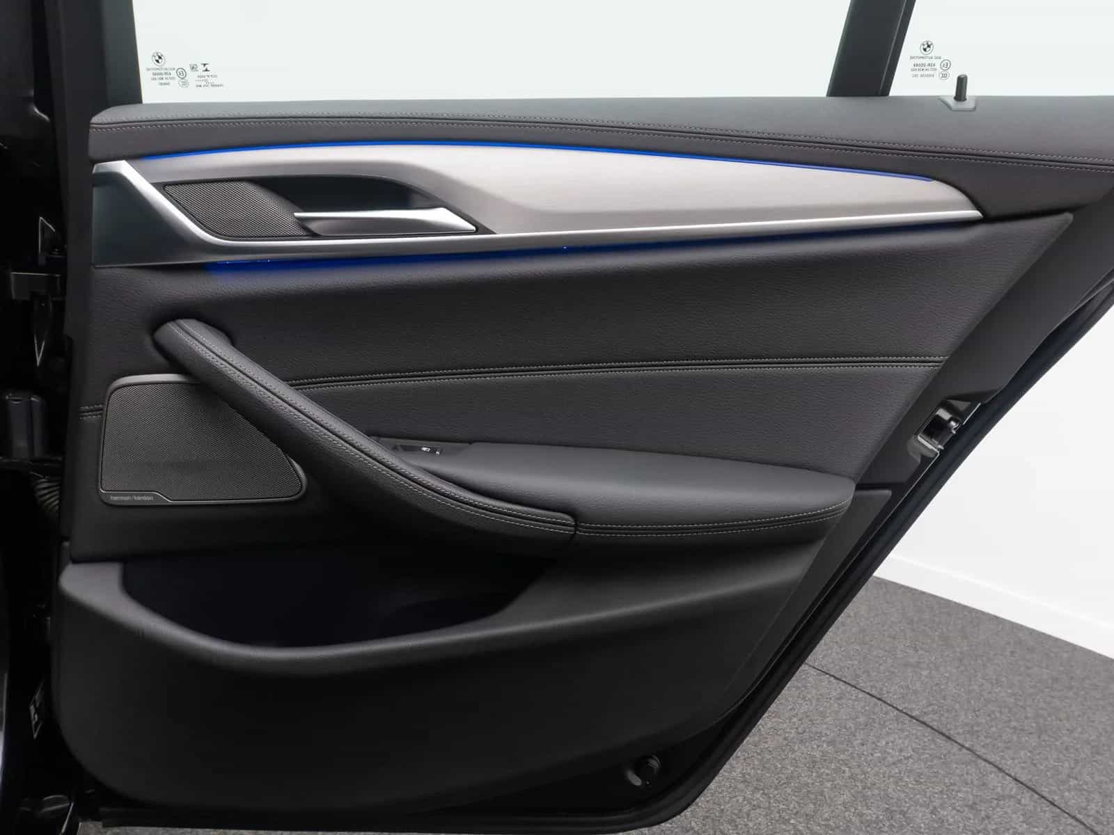 BMW 5 Series 540d xD Luxury Line Panorama H/K HUD Belüftung 12/2022-photo-33