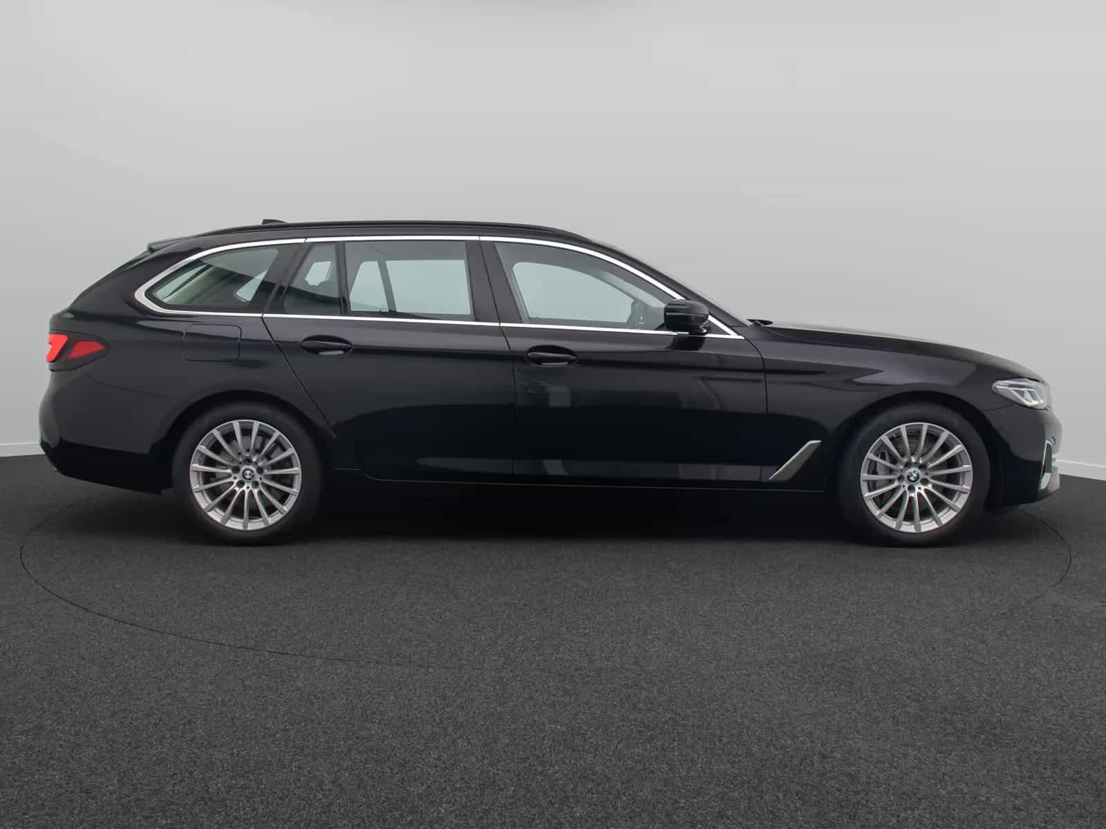 BMW 5 Series 540d xD Luxury Line Panorama H/K HUD Belüftung 12/2022-photo-4