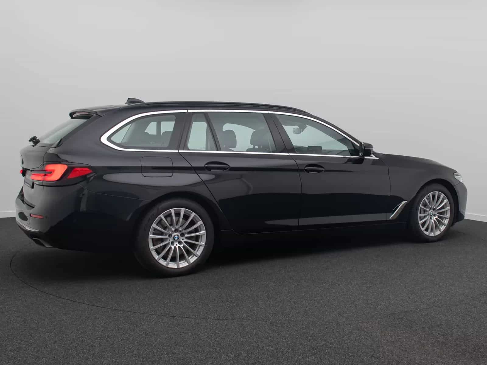 BMW 5 Series 540d xD Luxury Line Panorama H/K HUD Belüftung 12/2022-photo-5