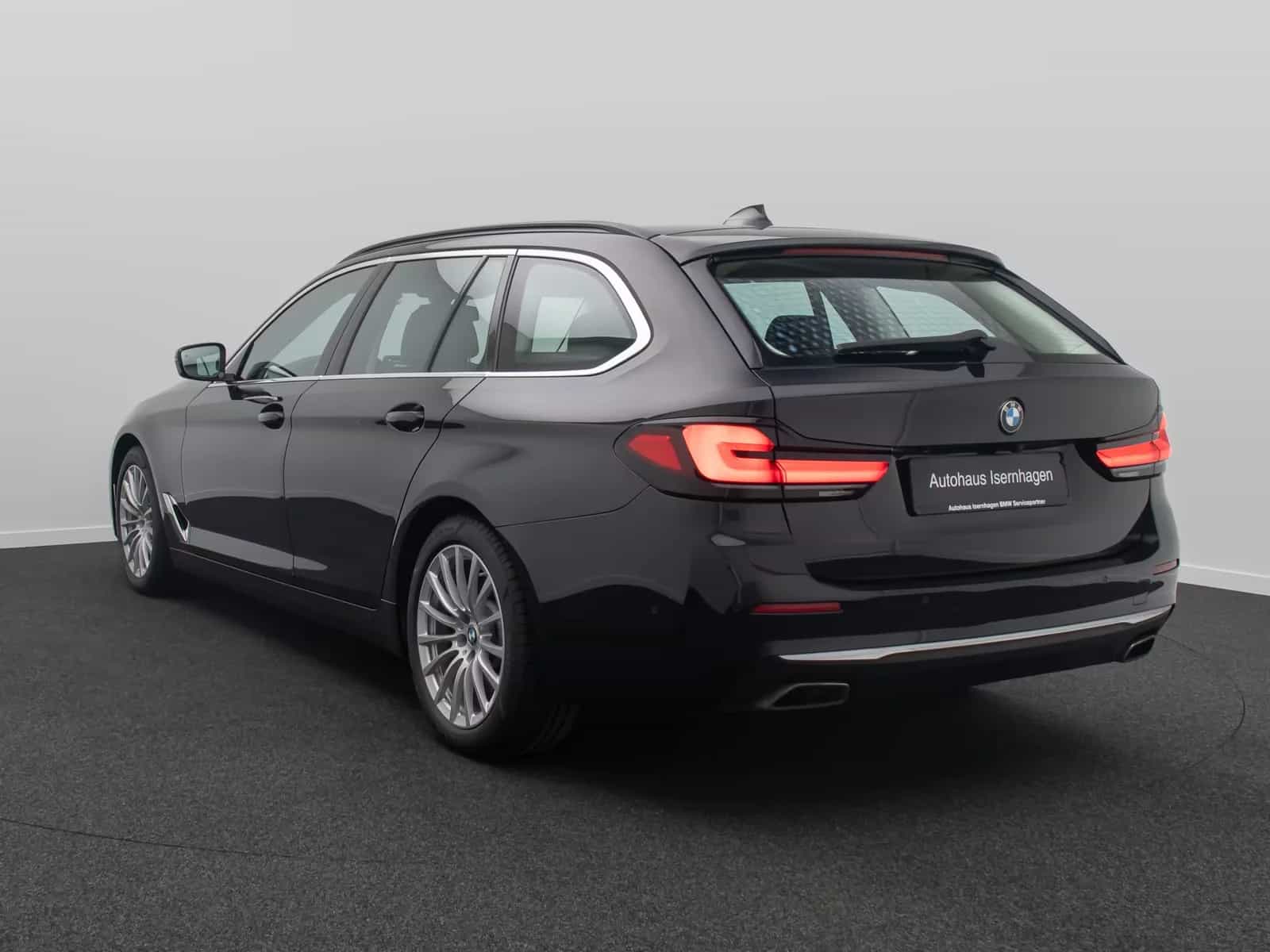 BMW 5 Series 540d xD Luxury Line Panorama H/K HUD Belüftung 12/2022-photo-8