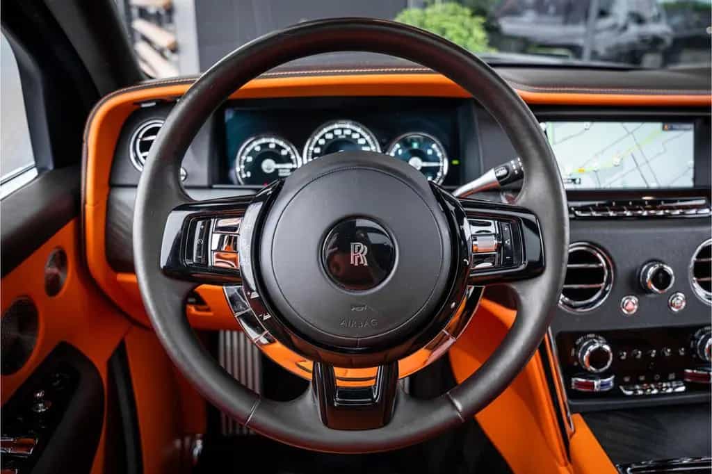 Rolls-Royce Cullinan 6.75 V12 - Panorama | Bespoke Audio | M 11/2018-photo-11