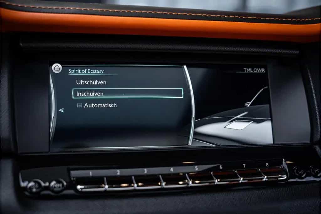 Rolls-Royce Cullinan 6.75 V12 - Panorama | Bespoke Audio | M 11/2018-photo-16