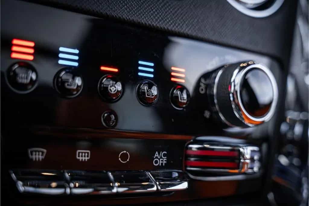 Rolls-Royce Cullinan 6.75 V12 - Panorama | Bespoke Audio | M 11/2018-photo-20