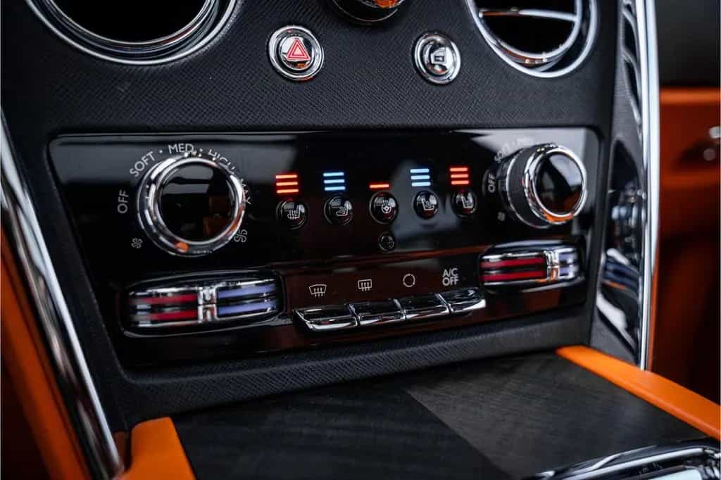 Rolls-Royce Cullinan 6.75 V12 - Panorama | Bespoke Audio | M 11/2018-photo-21