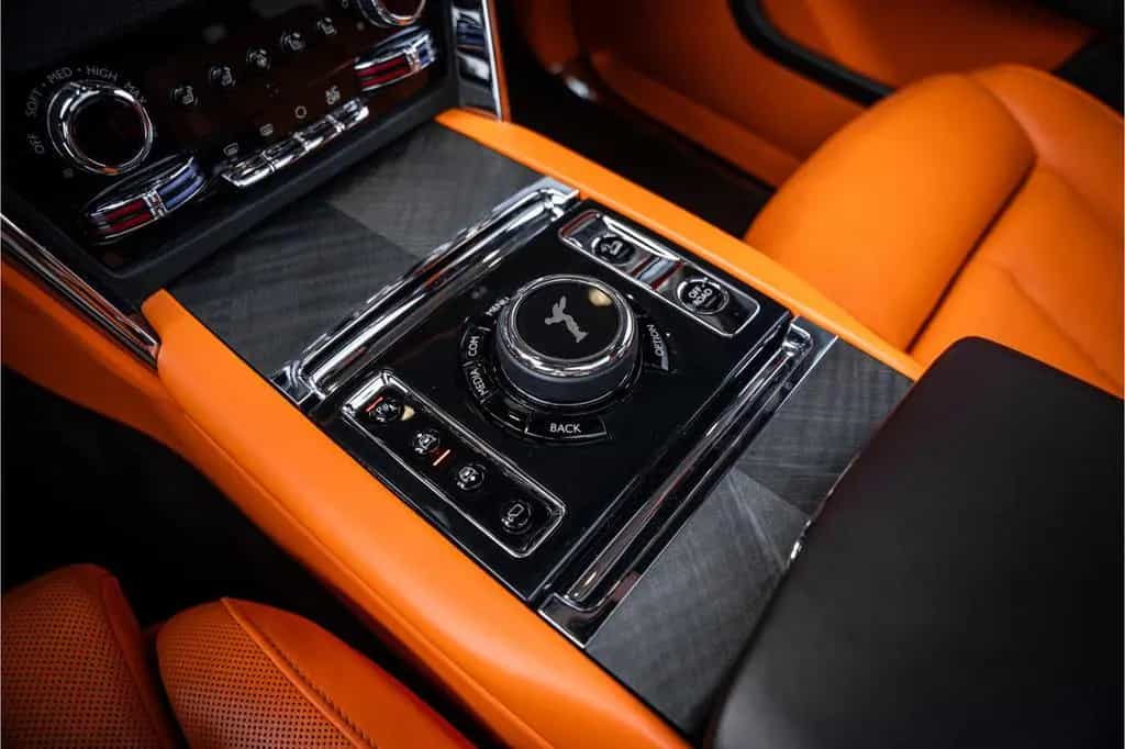 Rolls-Royce Cullinan 6.75 V12 - Panorama | Bespoke Audio | M 11/2018-photo-22
