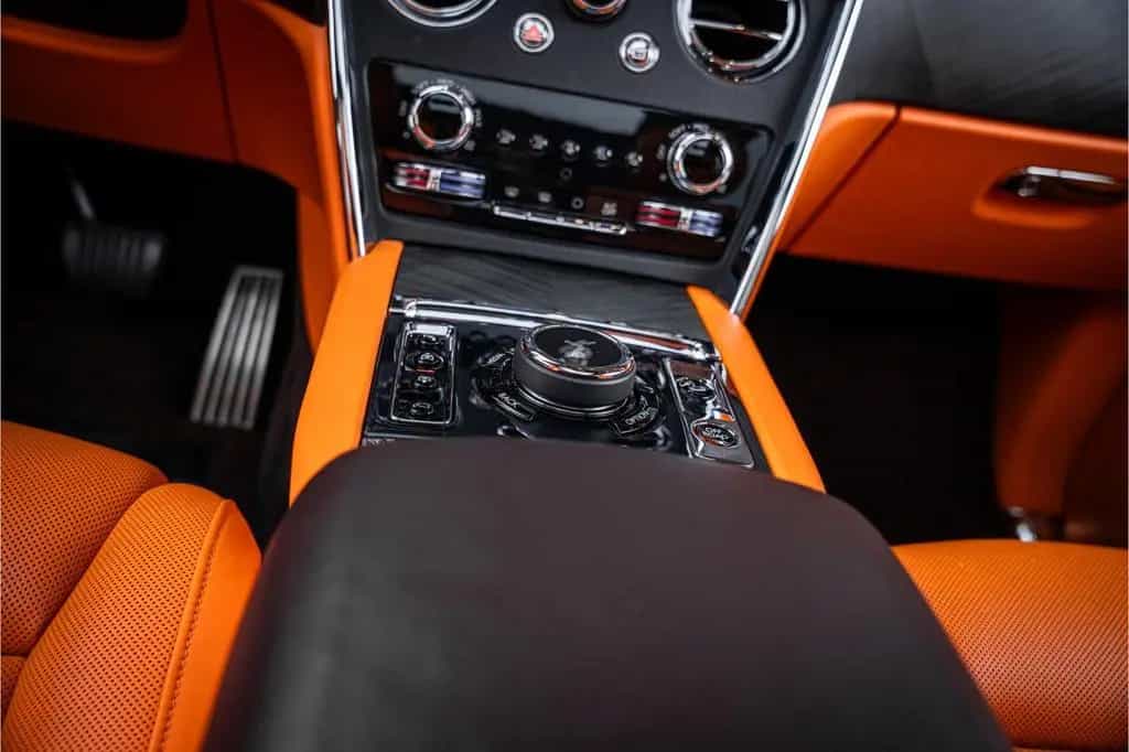 Rolls-Royce Cullinan 6.75 V12 - Panorama | Bespoke Audio | M 11/2018-photo-25