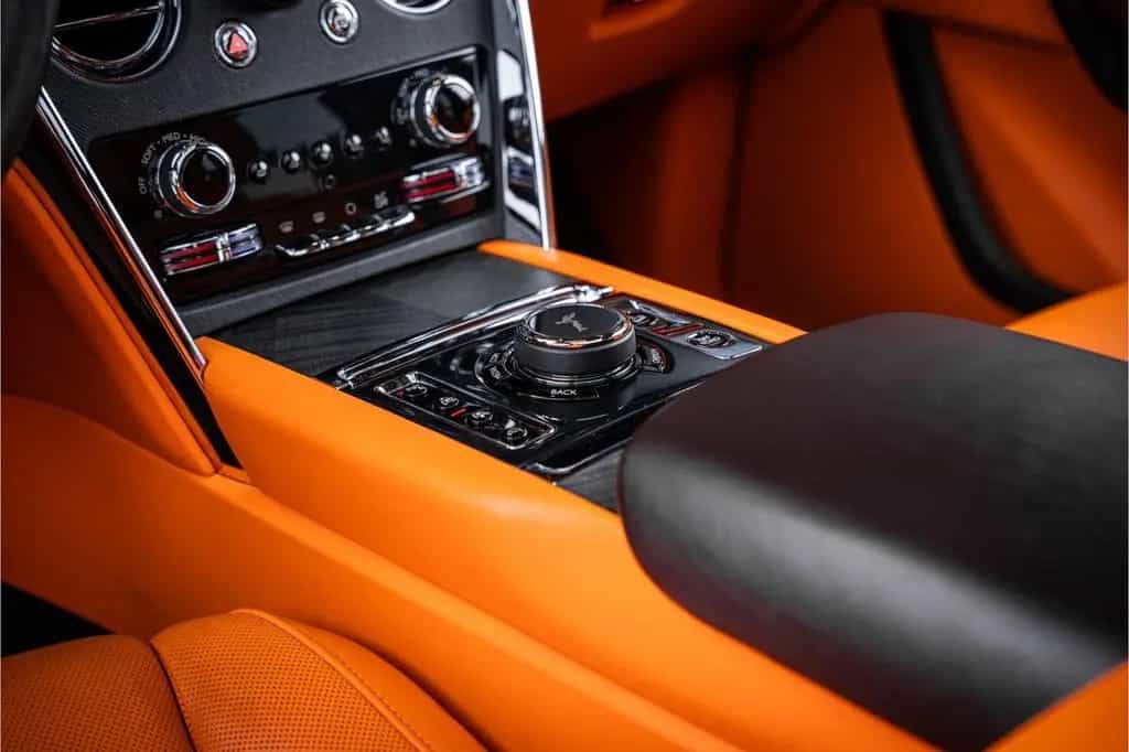 Rolls-Royce Cullinan 6.75 V12 - Panorama | Bespoke Audio | M 11/2018-photo-27