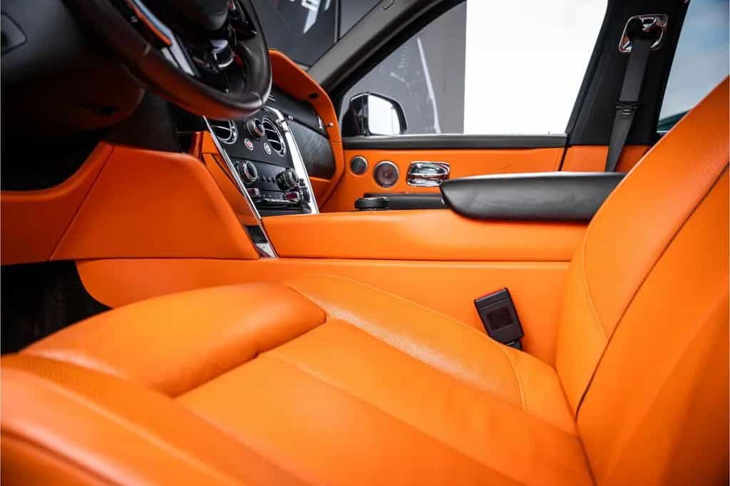Rolls-Royce Cullinan 6.75 V12 - Panorama | Bespoke Audio | M 11/2018-photo-28