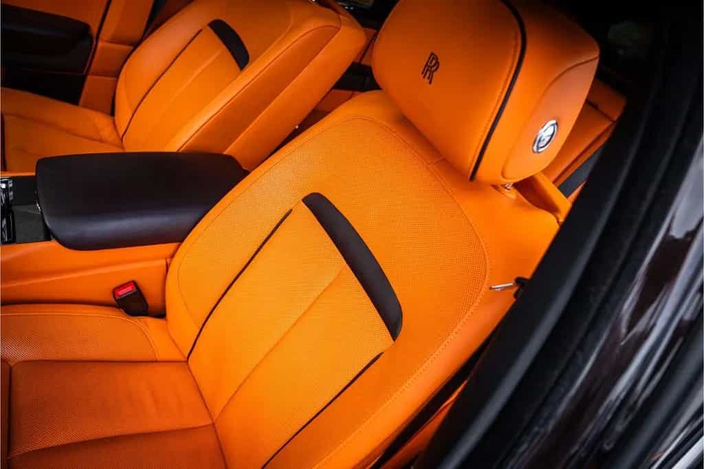 Rolls-Royce Cullinan 6.75 V12 - Panorama | Bespoke Audio | M 11/2018-photo-32