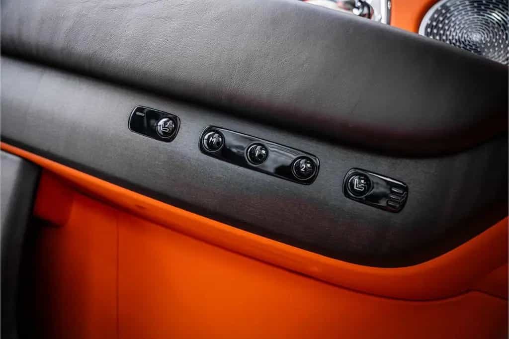 Rolls-Royce Cullinan 6.75 V12 - Panorama | Bespoke Audio | M 11/2018-photo-36