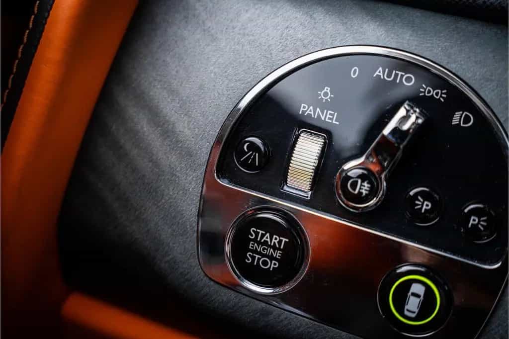 Rolls-Royce Cullinan 6.75 V12 - Panorama | Bespoke Audio | M 11/2018-photo-38