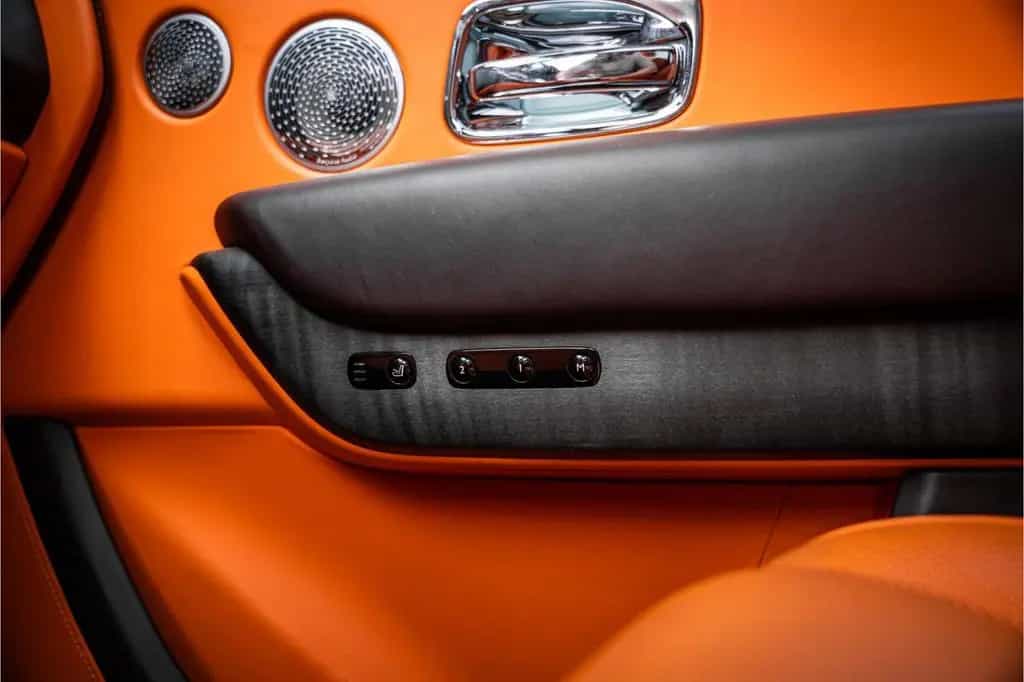 Rolls-Royce Cullinan 6.75 V12 - Panorama | Bespoke Audio | M 11/2018-photo-44