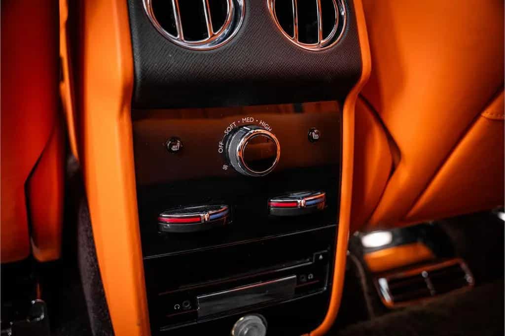 Rolls-Royce Cullinan 6.75 V12 - Panorama | Bespoke Audio | M 11/2018-photo-46