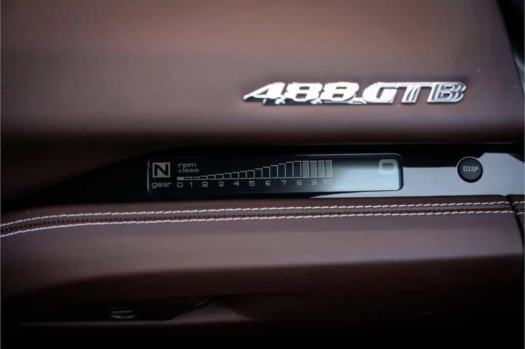 Ferrari 488 GTB 3.9 HELE - Bianco Avus | Carbon | Lift | 03/2017-photo-36