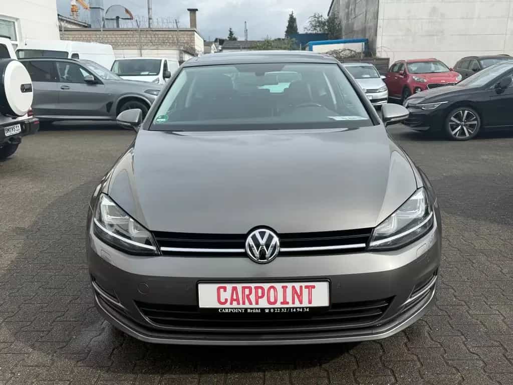 Volkswagen Golf VII PANO/TEILLEDER/KLIMA/PDC/SHZ/8FACH 05/2015-photo-1