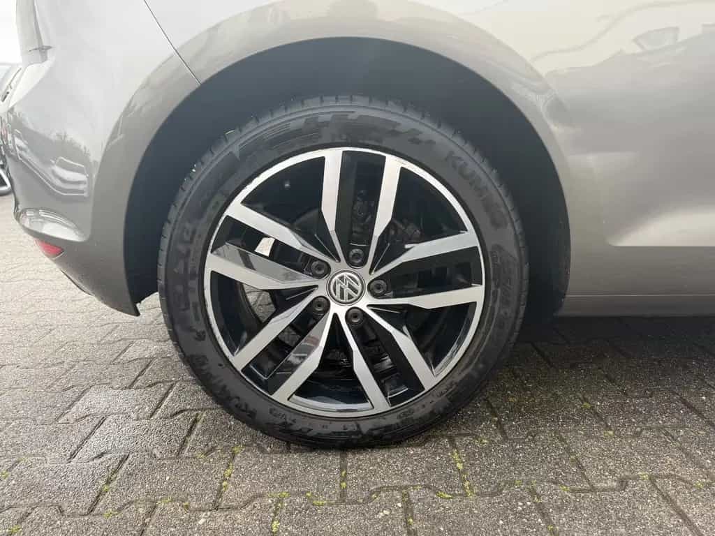 Volkswagen Golf VII PANO/TEILLEDER/KLIMA/PDC/SHZ/8FACH 05/2015-photo-17