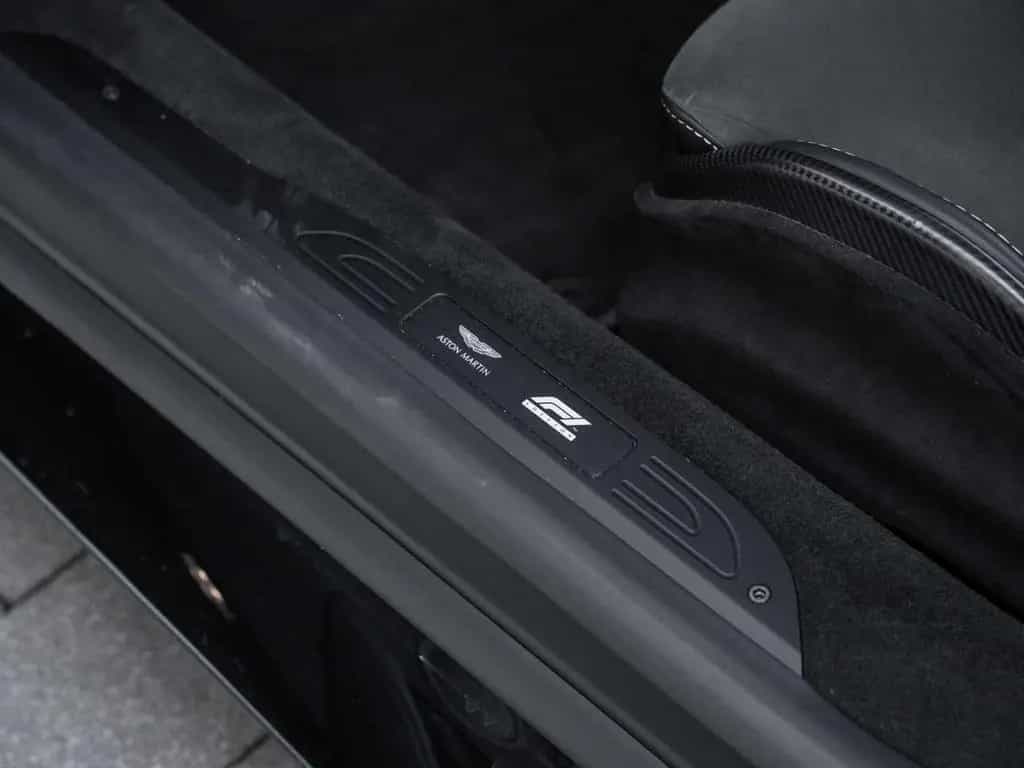 Aston Martin V8 Vantage F1 Edition Carbon Sitze 05/2023-photo-27