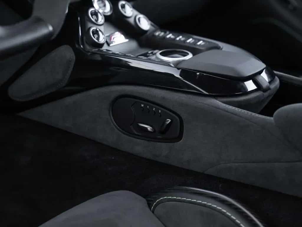 Aston Martin V8 Vantage F1 Edition Carbon Sitze 05/2023-photo-28