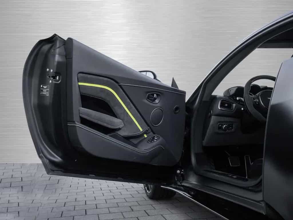 Aston Martin V8 Vantage F1 Edition Carbon Sitze 05/2023-photo-30