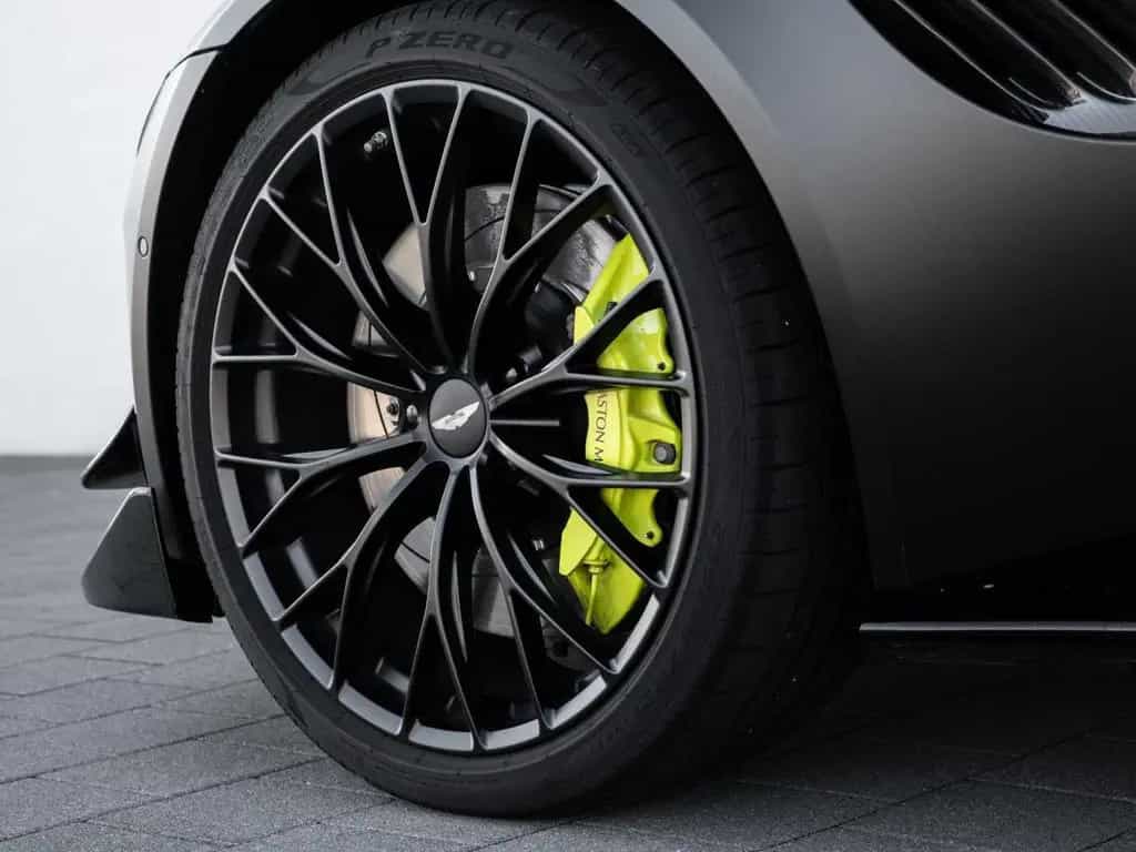 Aston Martin V8 Vantage F1 Edition Carbon Sitze 05/2023-photo-40