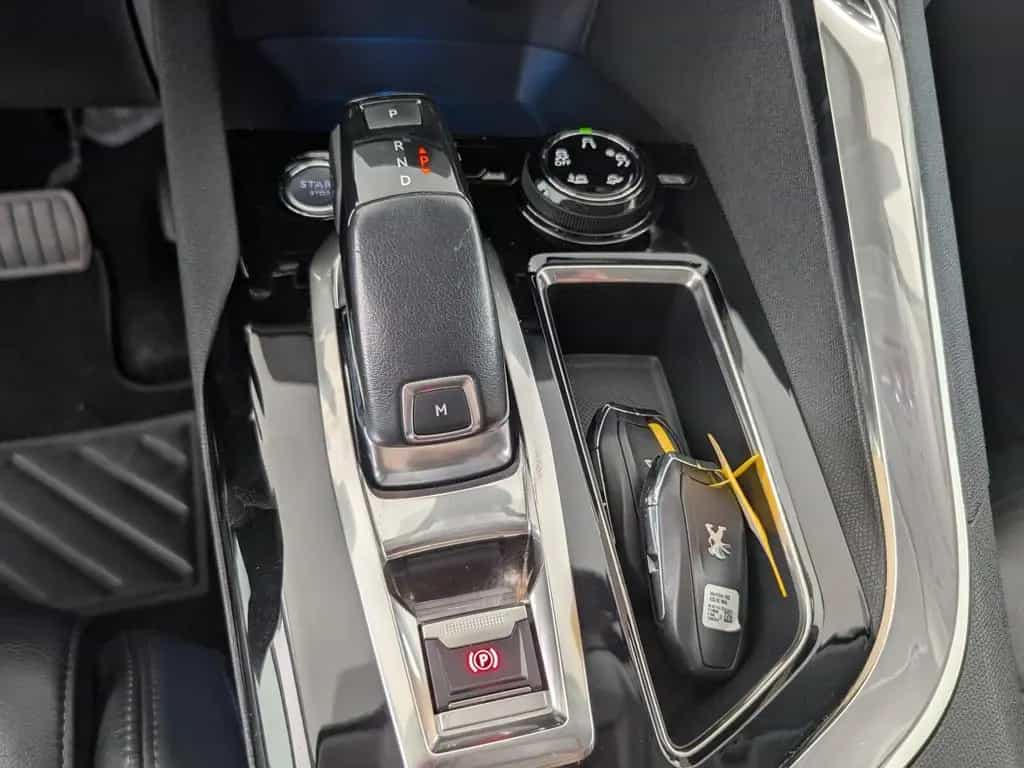 Peugeot 5008 1.2 PureTech 130 Allure LEDER+LED+PANO+NAVI 07/2017-photo-22