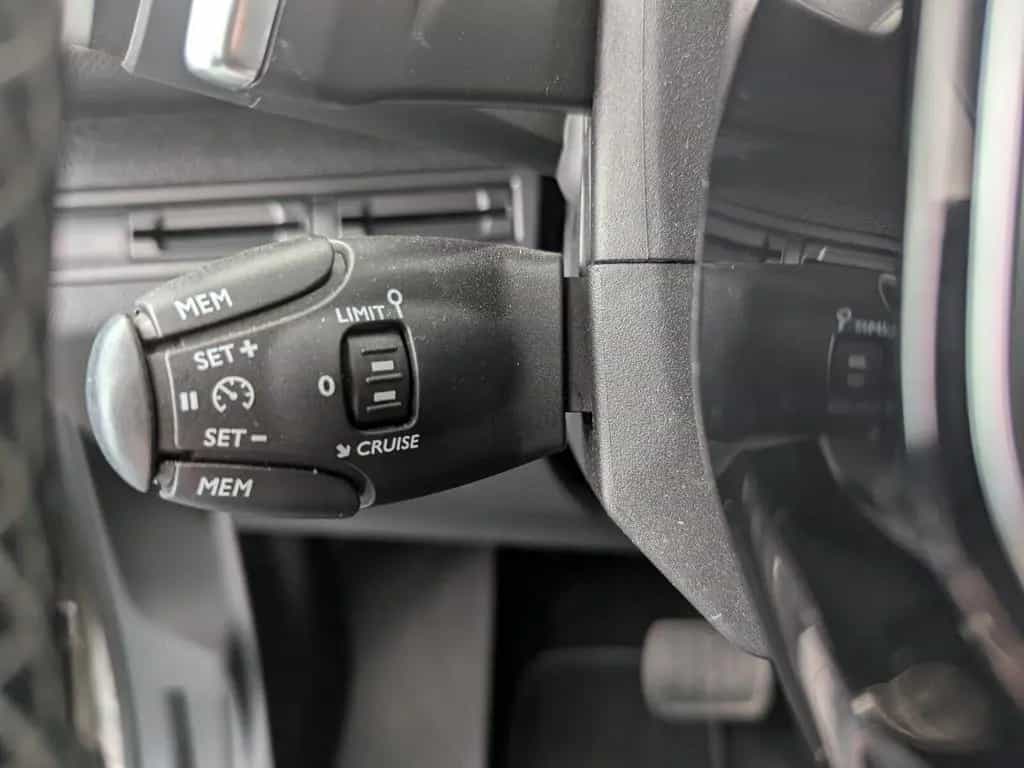 Peugeot 5008 1.2 PureTech 130 Allure LEDER+LED+PANO+NAVI 07/2017-photo-26