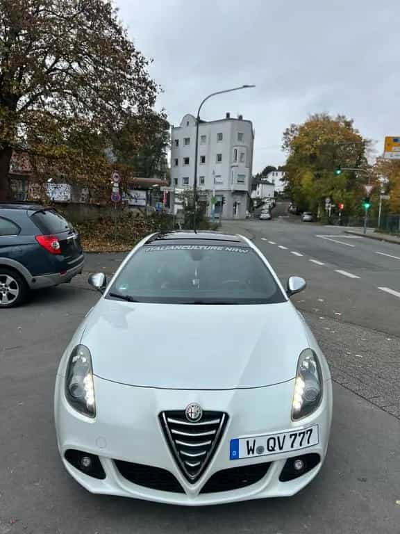 Alfa Romeo Giulietta Quadrifoglio 03/2011-photo-1