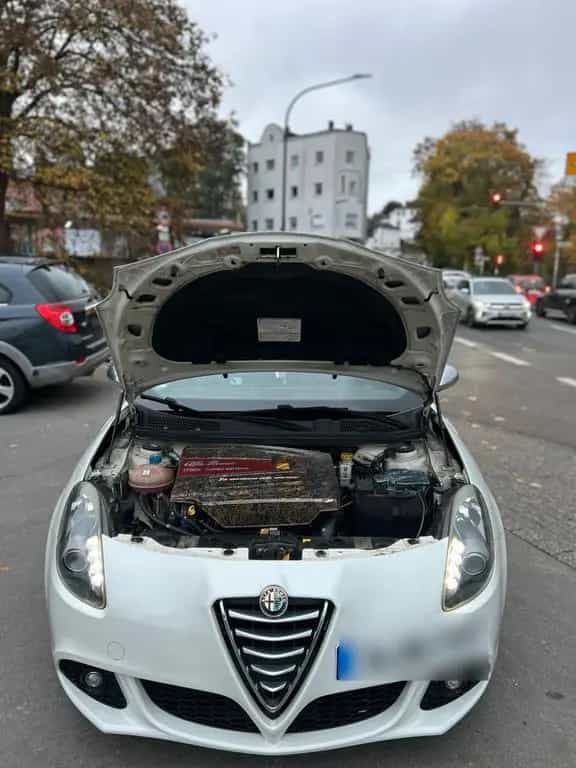 Alfa Romeo Giulietta Quadrifoglio 03/2011-photo-2