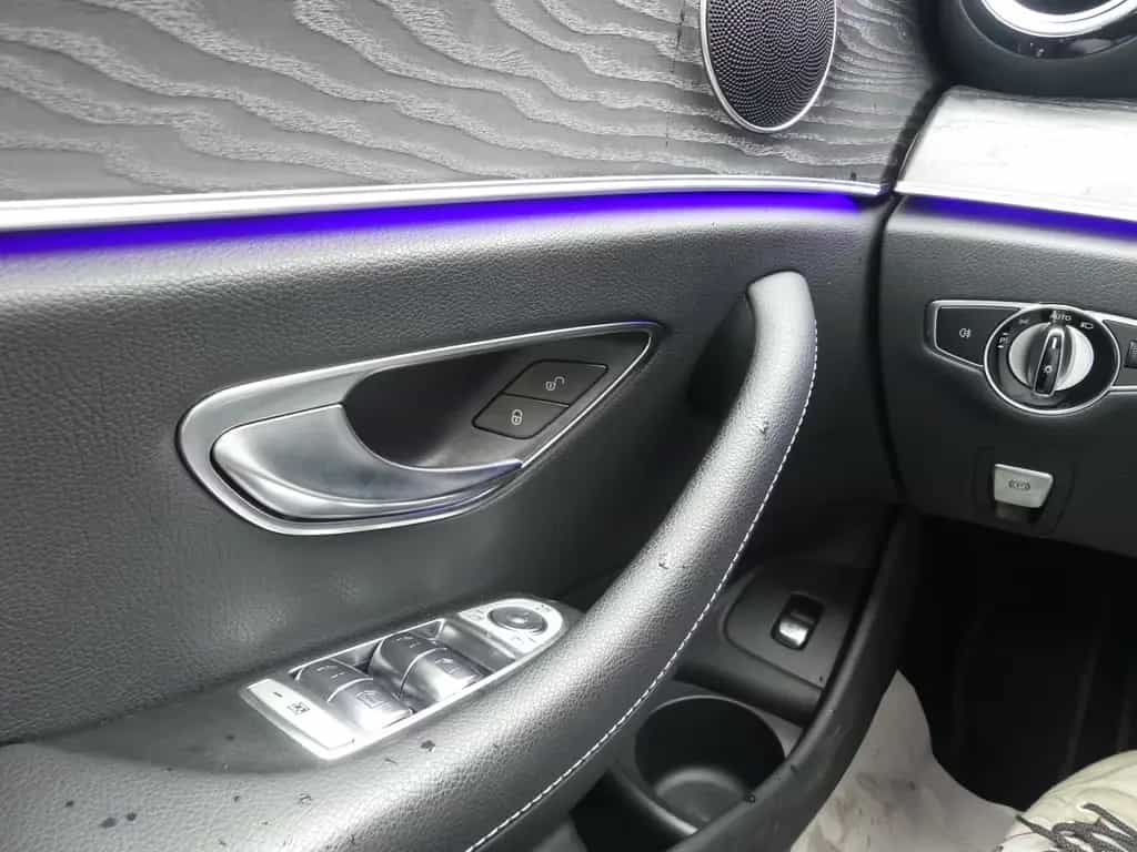 Mercedes-Benz E 220 Panorama*AHK*Kamera*Navi*SHZ*ab 299€ 09/2020-photo-17