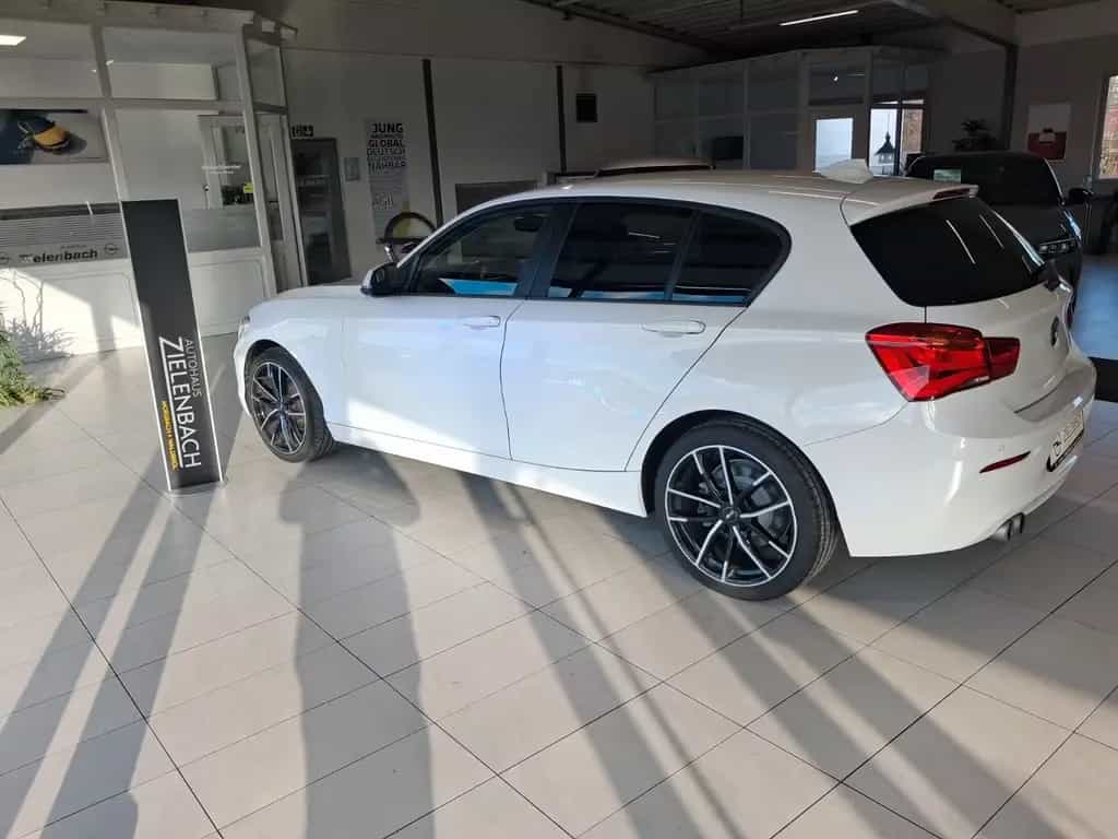 BMW 1 Series 120 i Advantage Lim.*Scheckheft*Klima* 10/2016-photo-2